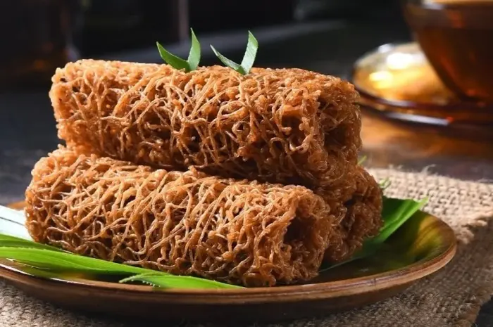 10 Kue Tradisional Khas Sulawesi Selatan: Manis, Gurih, dan Penuh Tradisi